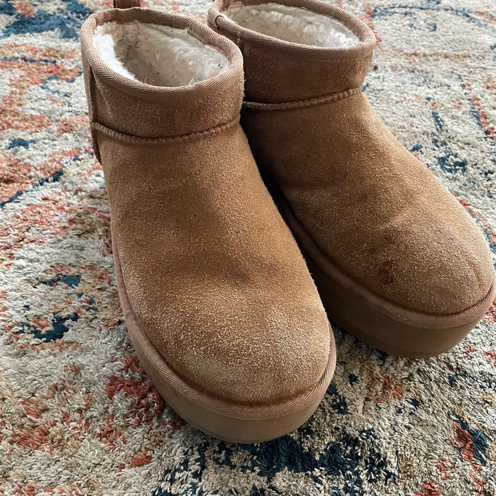 UGG Classic Ultra Mini Platform size 10